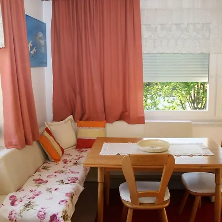 Struggl Apartment